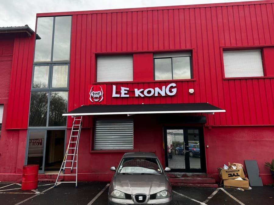 pose enseigne lumineuse magasin facade commerciale installation professionnelle boutique store led neon paris meilleur 9